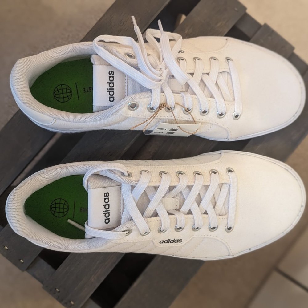 NWT Adidas Canvas Shoes White Size 7.5 Men (equates to a 9-9.5 Woman's)
